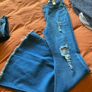 Vibrant wide flared jeans